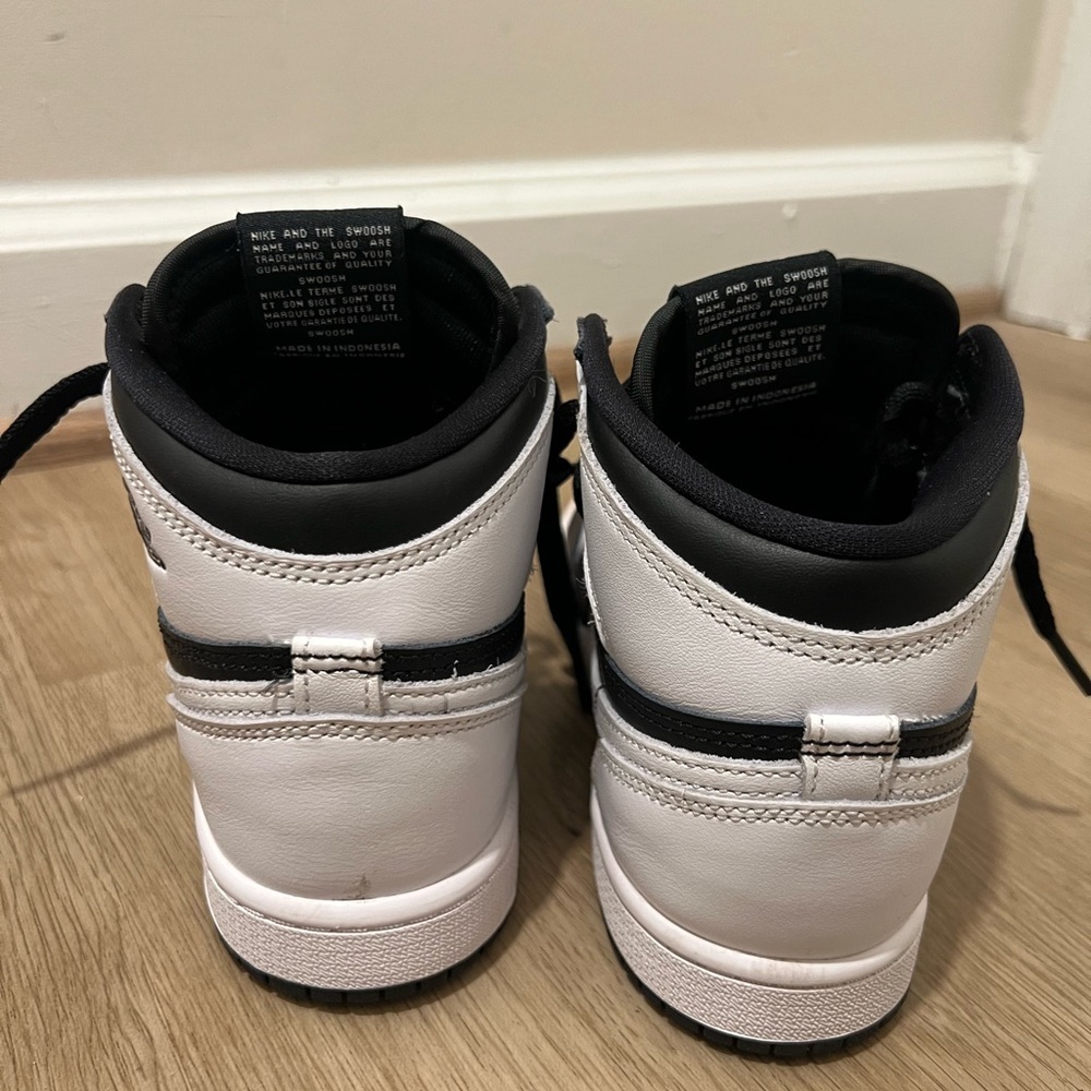 AIR JORDAN Nike Black and White Sneakers - Picture 5 of 10